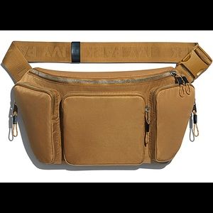 Ivy Park Mesa Oversize Fanny